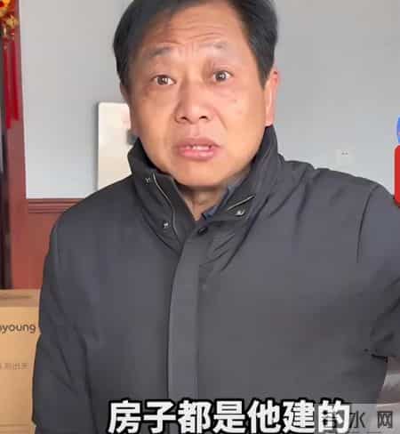刘强东光送年货没发钱，60岁村民被问是否失望，老人家回答太戳心