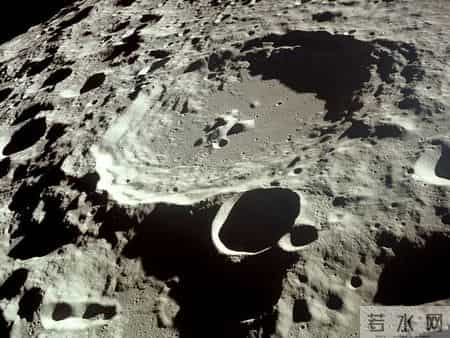 科学家在月球背面，发现了2200万亿吨金属，它们是从哪来的？