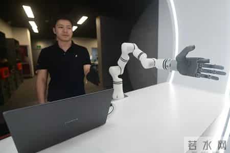 杭州“脑机一哥”，一把融了20亿