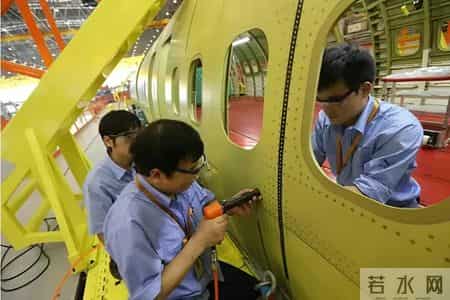 为什么飞机宁愿使用上百万颗铆钉，也不用焊接？