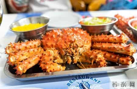 帝王蟹在国外泛滥成灾，中国人买一只却要花上千，背后原因太现实