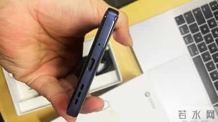 另类MOTO千元机，搭载入门款天玑处理器，支持六开应用畅快玩