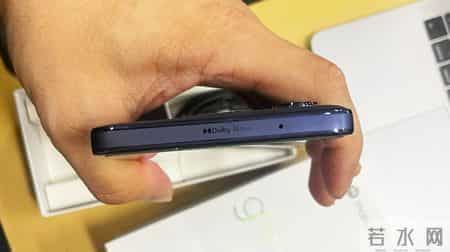 另类MOTO千元机，搭载入门款天玑处理器，支持六开应用畅快玩